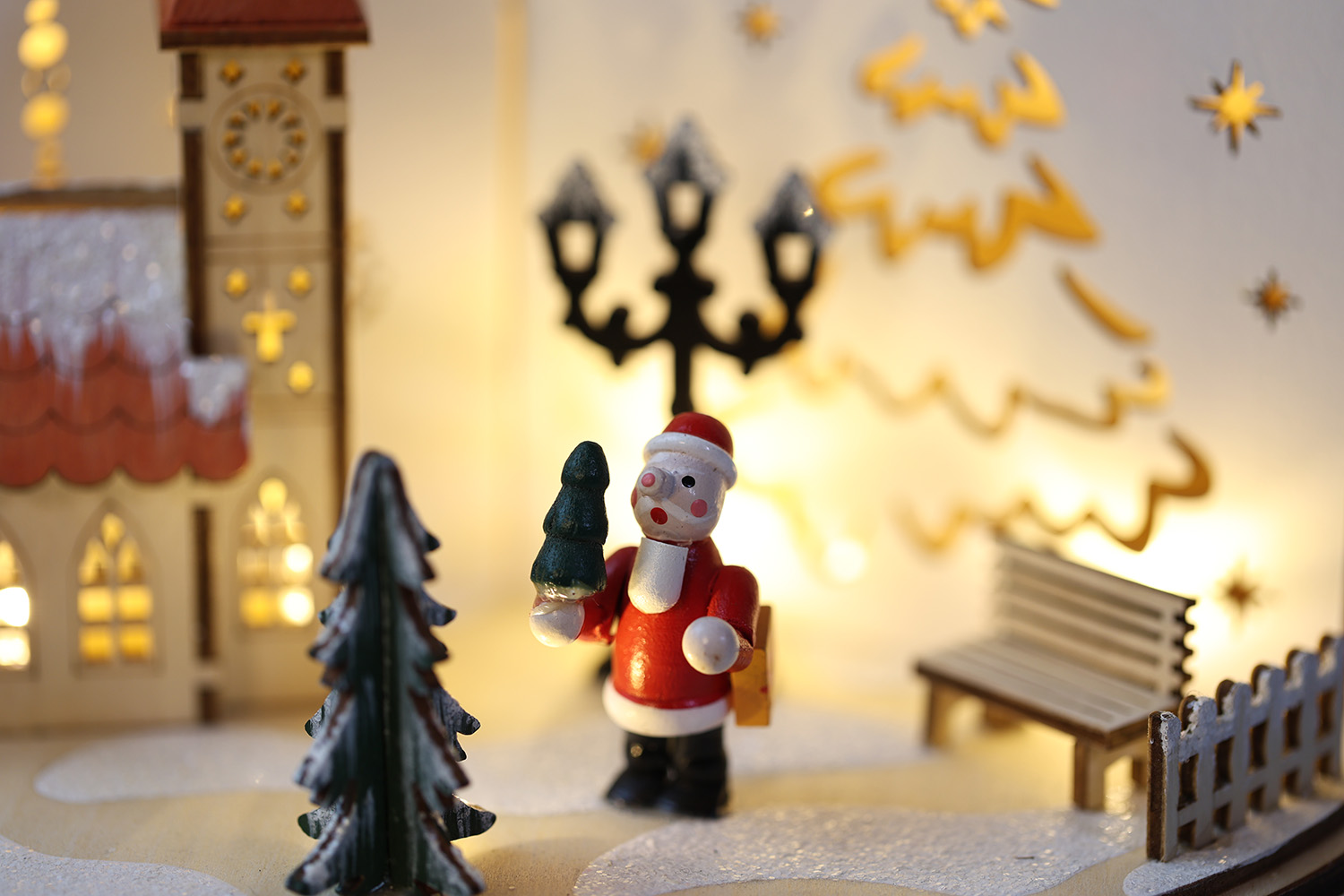 �E�b�h���C�g�X�^���h(�T���^�`���[�`)